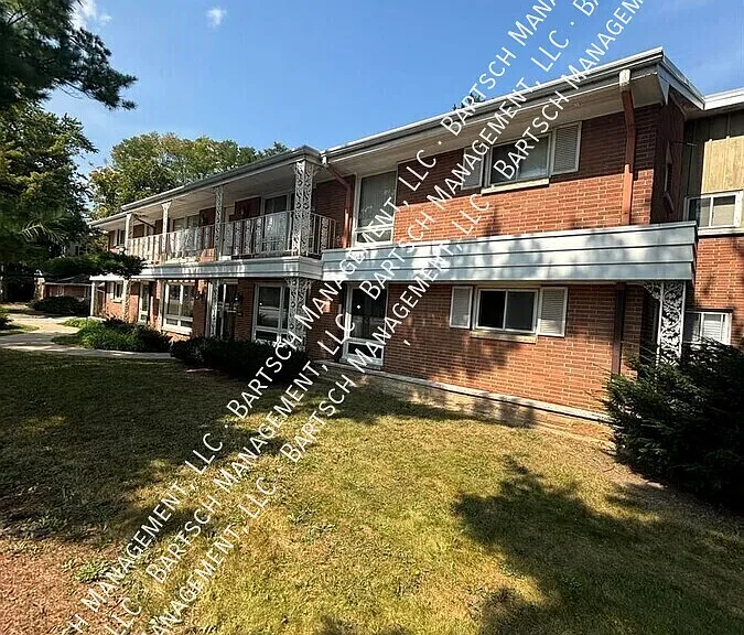 13200 W Bluemound Rd #8 — Photo 1