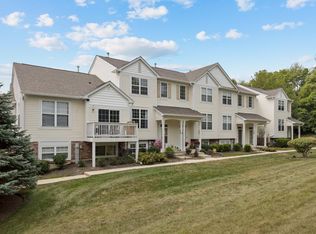 303 Terra Springs Cir, Volo, IL 60020