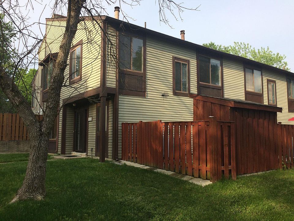1st image of 15824 Deer Creek Ct