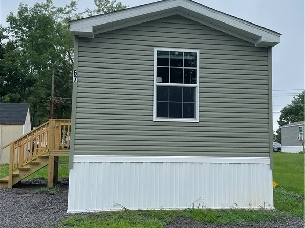 67 Northrup Ln, Farmington, NY 14425