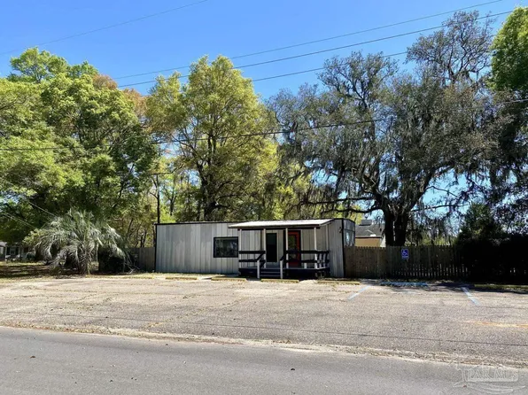 6723 Amos St, Milton, FL 32570