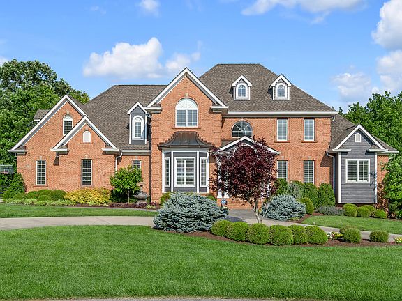 3rd image of 315 Whispering Brook Dr