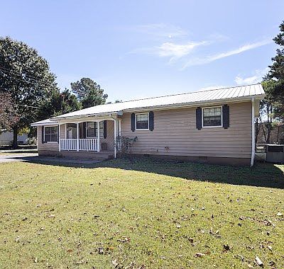 3rd image of 4001 Oster Dr