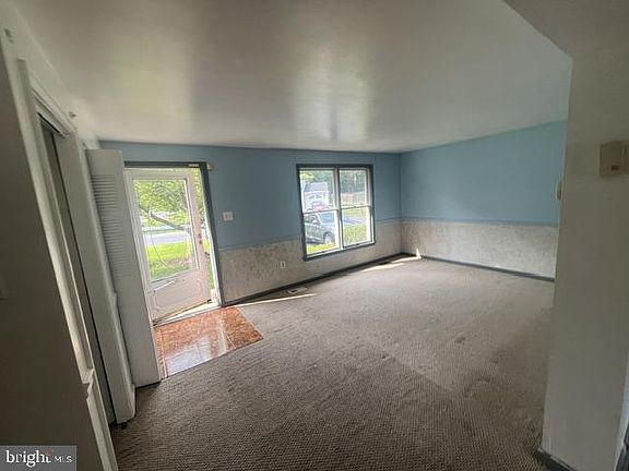 2nd image of 1764 Red Oak Ln