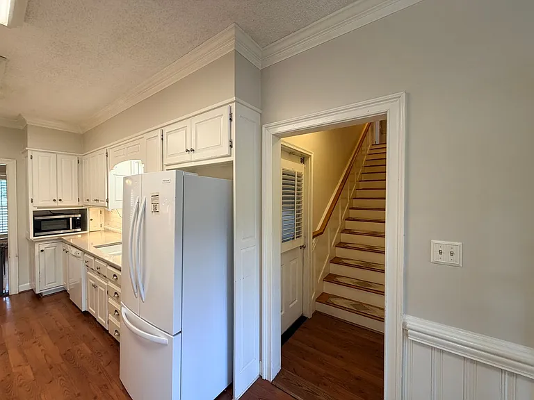 1009 Williamsburg Dr — Photo 40