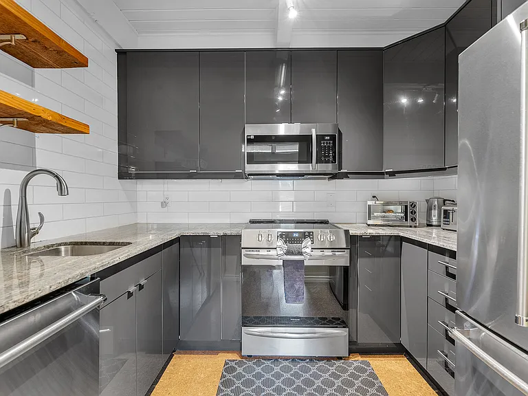 28 SW Hilton Ave NW — Photo 10
