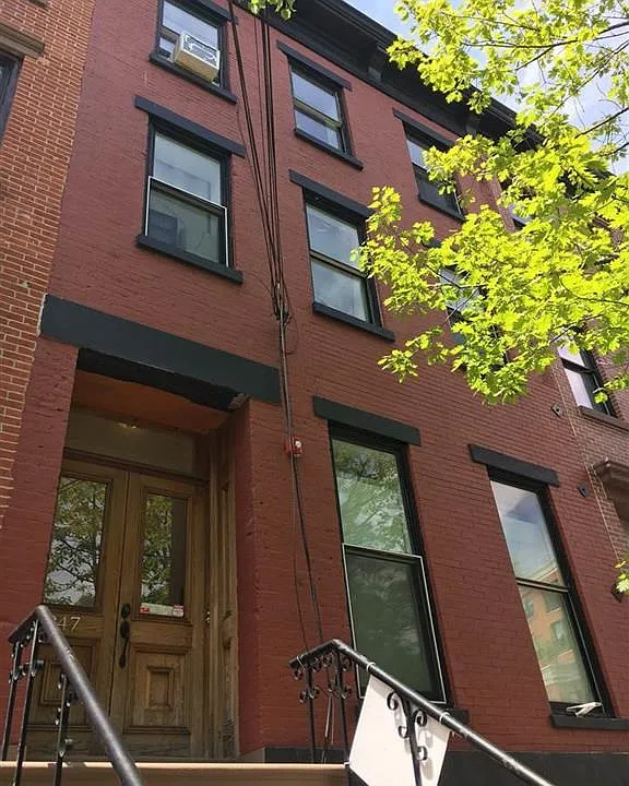 247 Grove St #4