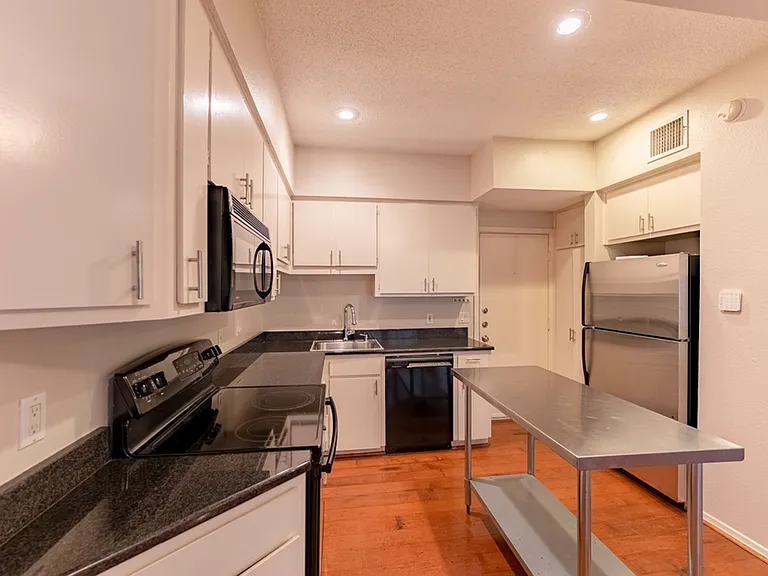 2612 San Pedro St #103 — Photo 5