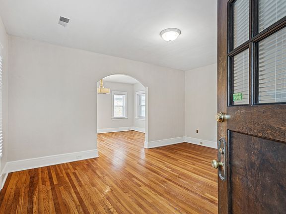 3rd image of 7307 Delmar Blvd APT 2W