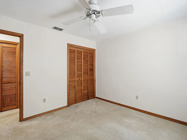 4515 Southampton Ct — Photo 16