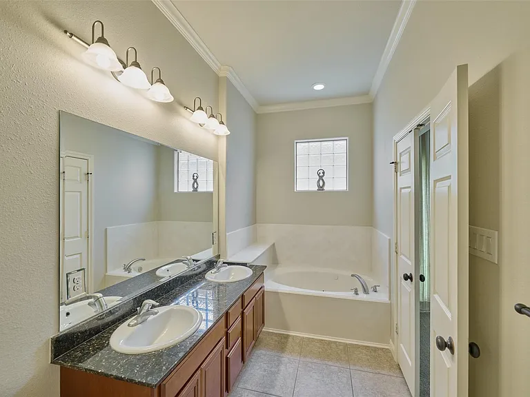 2726 Misty Heath Ln — Photo 22
