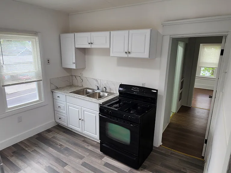 192 Lisbon Ave #1 — Photo 13
