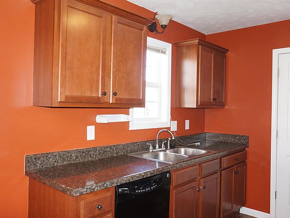 5th image of 533 Fox Trot Dr