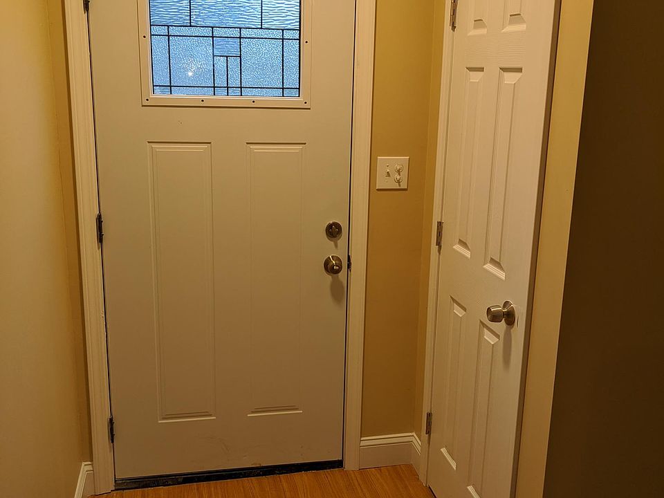 1st image of 1070 Woodward Dr