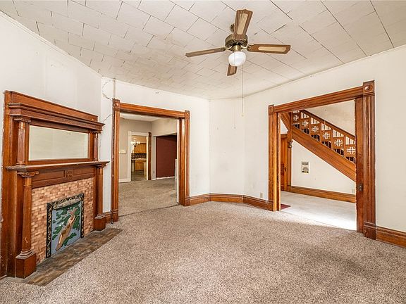 5th image of 224 N Barron St