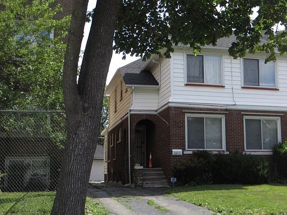 3rd image of 9408 Wildemere St