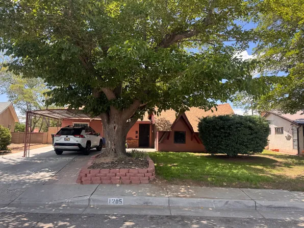 1205 Saint St NE, Albuquerque, NM 87112