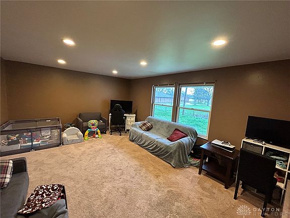 2nd image of 2849 Marigold Dr