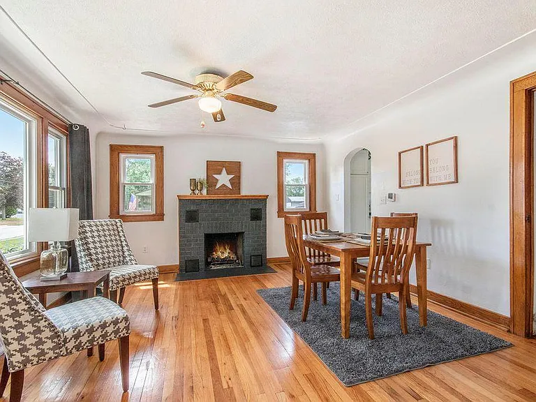 383 Elizabeth St — Photo 10