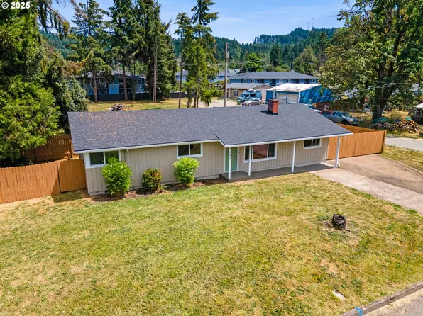 1040 S 8th St, Cottage Grove, OR 97424