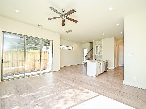 2nd image of 1106 Fuschia Rd