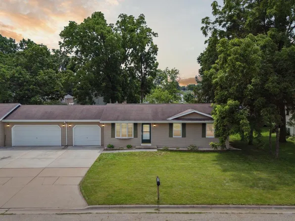 804 Hawthorne Avenue, Janesville, WI 53545