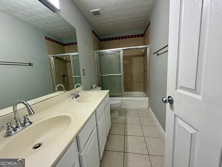 1977 Longmont Dr — Photo 10