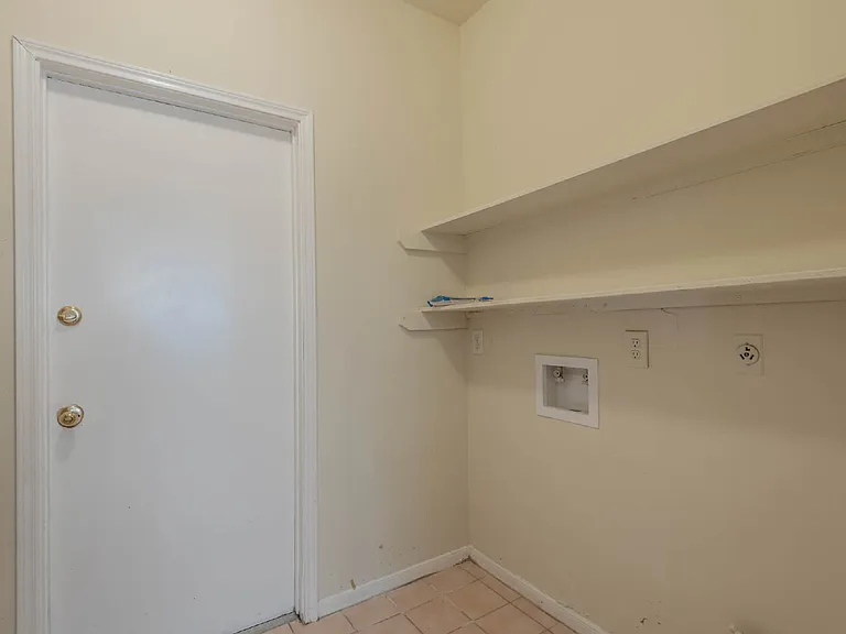 17030 Macleish Dr — Photo 13