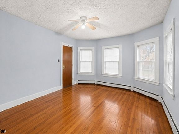 3rd image of 30 Lindsley Ave