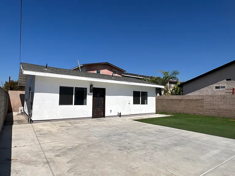 527 N Soldano Ave #527 — Photo 1