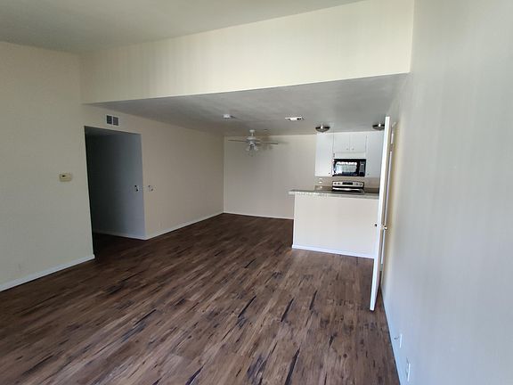 Living Room - View from the entrance