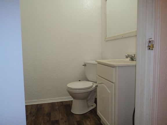 2nd image of 410 NW Bell Ave