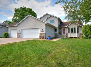 190 Mallard Ln, Loretto, MN 55357