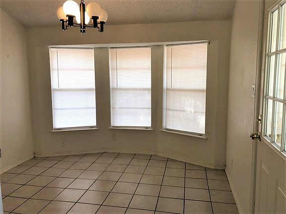 5th image of 6072 Belladonna Cir