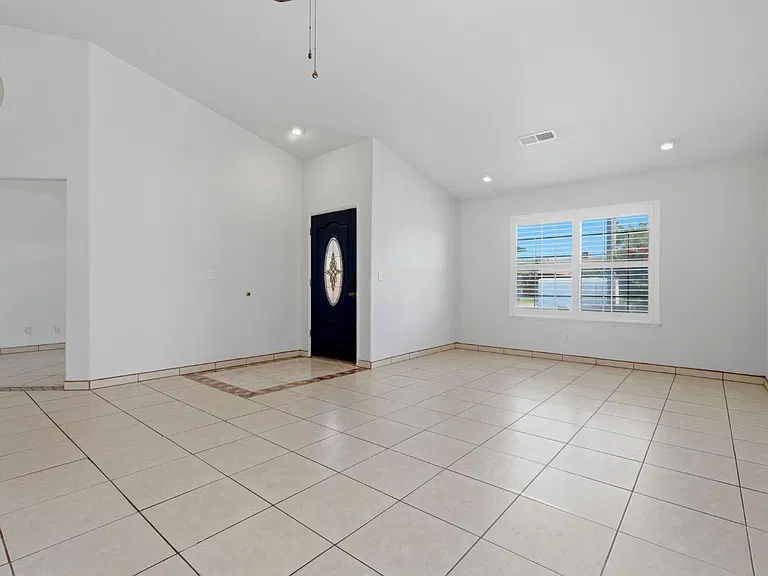 3006 Mission Dr — Photo 8