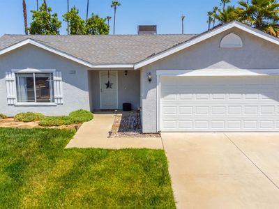 1226 Summer Field Dr, Hanford, CA, 93230