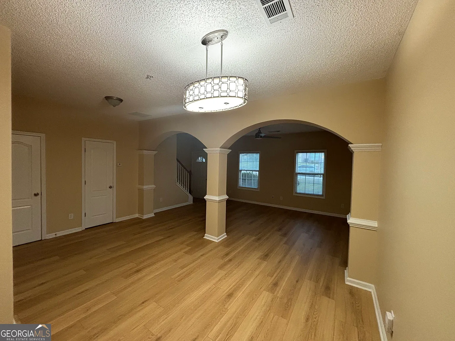3 bed, 2.5 bath, 1588 sqft, $1,895 — Photo 4
