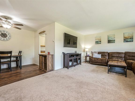 5th image of 460 Old Town Road #8J