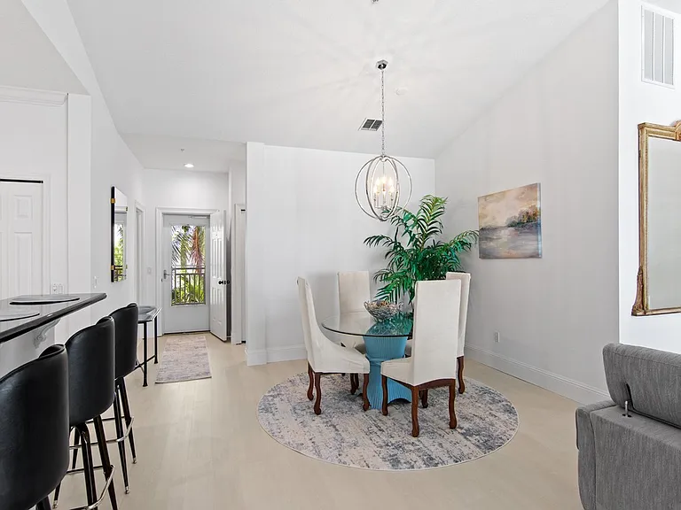 1890 Tarpon Ln #302 — Photo 8