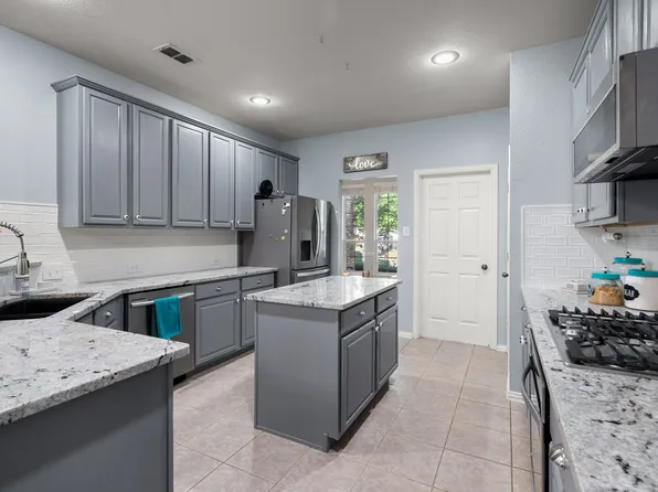 1713 Osprey Ct, Corinth, TX 76210