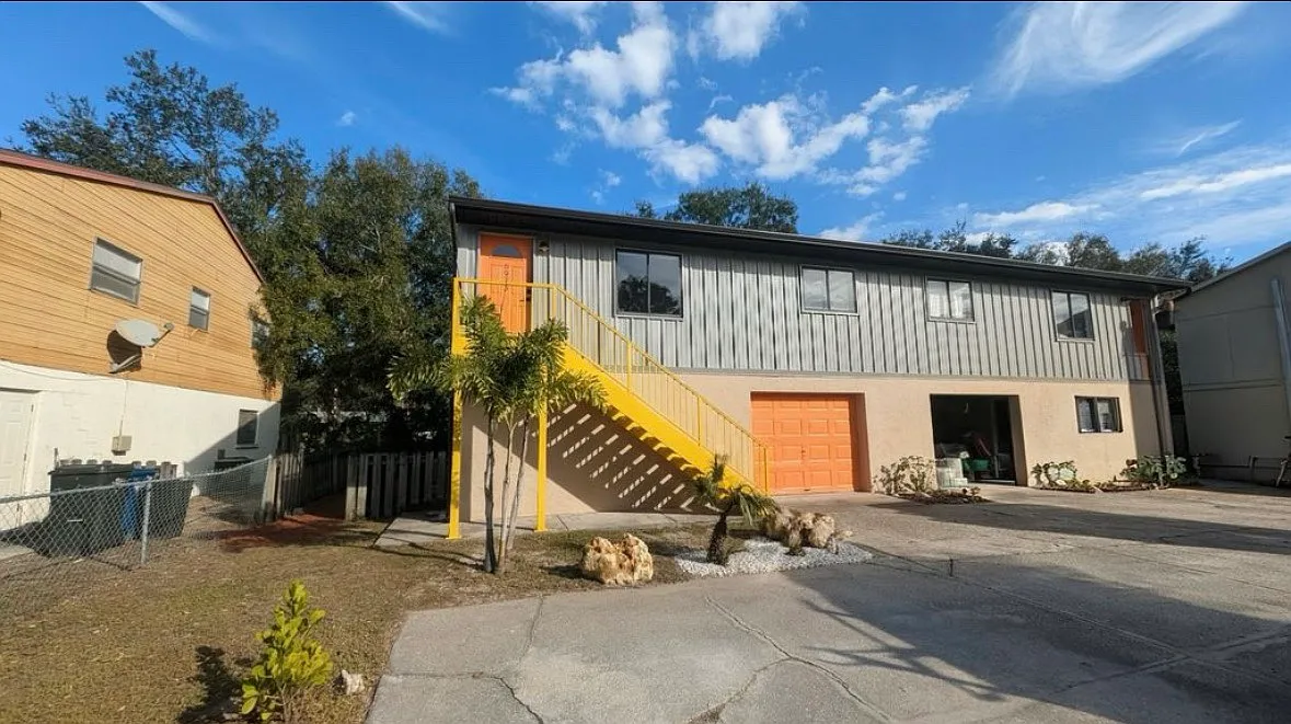 Building Photo - 6973 Madonna Pl