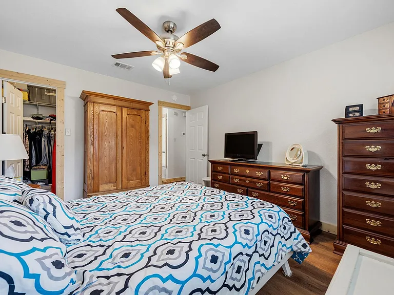 513 Texas Ave — Photo 20