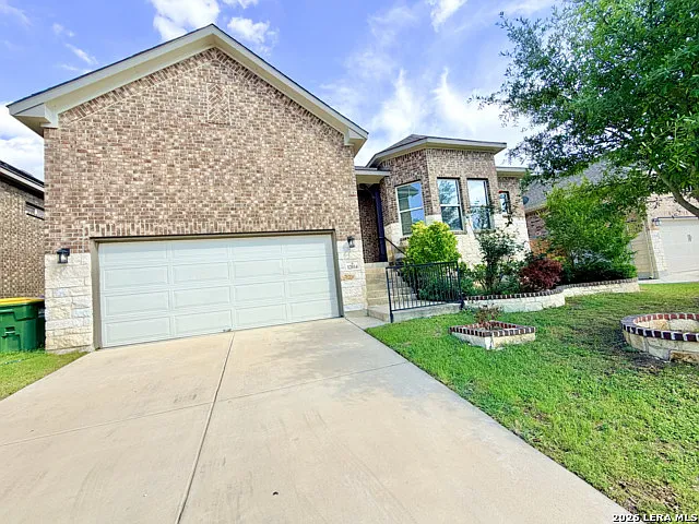 4 bed, 3.0 bath, 2386 sqft, $2,500 — Photo 2