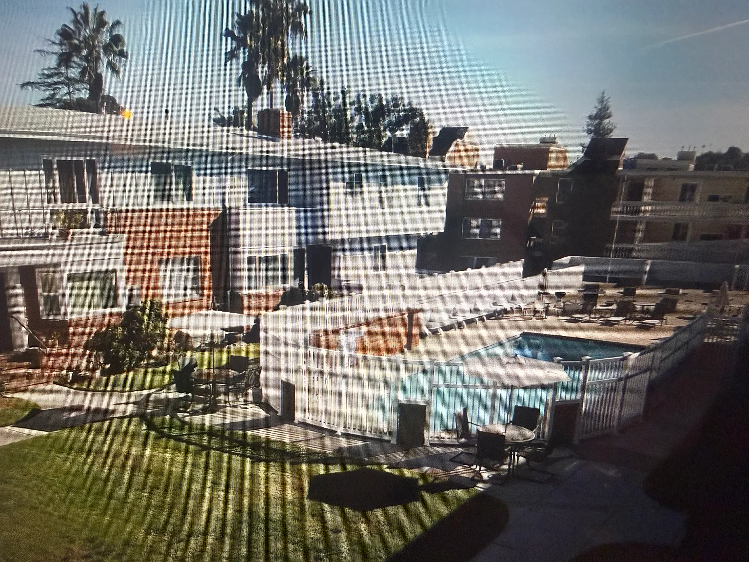 Los Feliz Arms — Photo 3