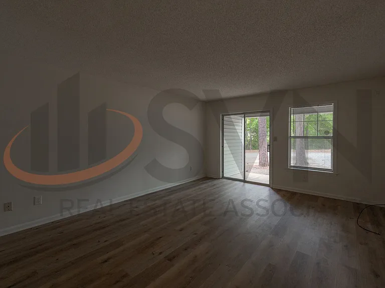 130 Kingsbury Dr — Photo 6