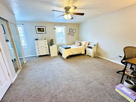 Bed #1 (15ft x 14ft + nook w/ bonus closet)