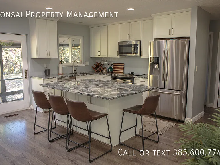 3281 E Fortuna Dr — Photo 2