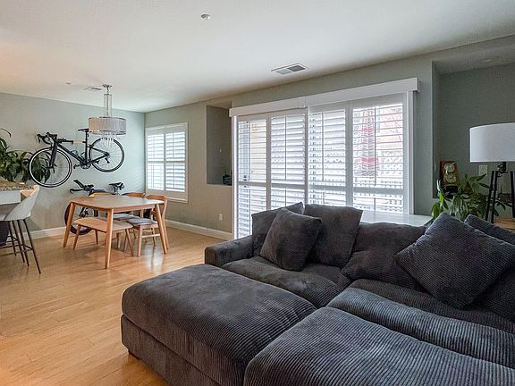 3rd image of 6965 Rodling Dr Unit D