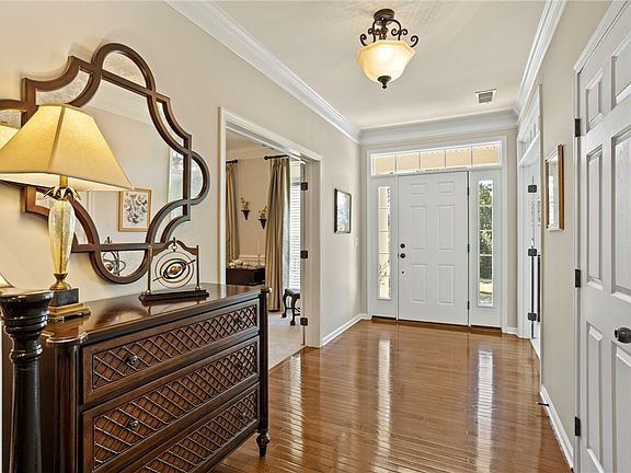 3rd image of 122 Armistead Ln