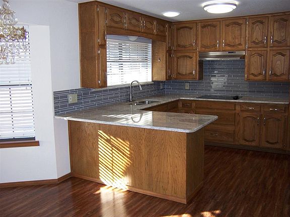3rd image of 5722 Black Oak Ln